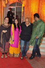 Mahesh Bhatt, Soni Razdan at Udita Goswami weds Mohit Suri in Isckon, Mumbai on 29th Jan 2013 (211).JPG